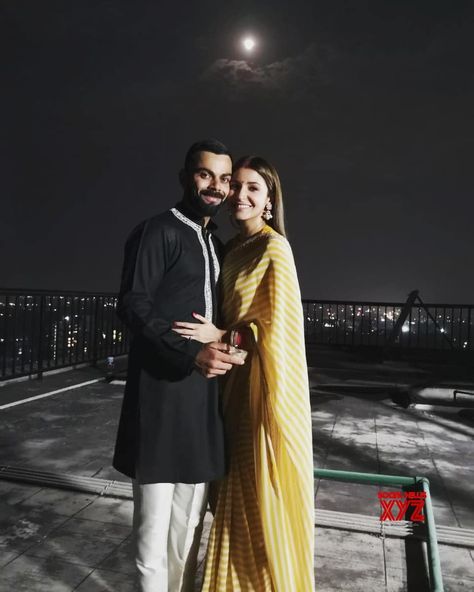 Poses For Karwachauth, Karvachauth Photoshoot, Anushka Virat, Anushka Sharma Virat Kohli, Anushka Sharma And Virat, Virat Kohli And Anushka, Virat And Anushka, Korea Actor, Indian Wedding Couple Photography