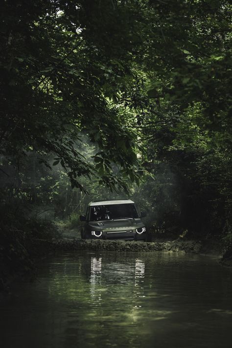 Landrover Defender Wallpaper, Defender Car, Tata Cars, New Land Rover Defender, Camping Gear Survival, Car Scene, New Defender, Iphone Dynamic Wallpaper, Bmw M6