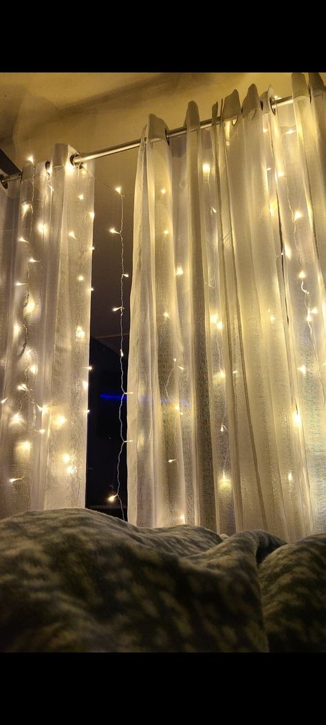 Light Curtains Bedroom, Blue Fairy Lights, Light Blue Rooms, Fairy Light Curtain, Fairy Lights Bedroom, Cosy Bedroom, Light Blue Aesthetic, Beach Room, Bedroom Deco