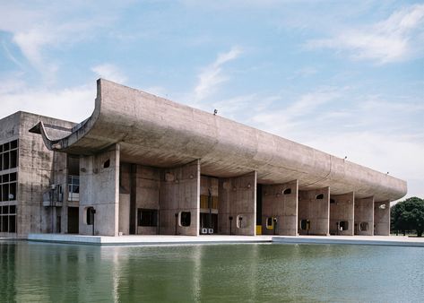 The Palace of Assembly, Capitol Complex, Chandigarh, India by Le Corbusier Le Corbusier Chandigarh, Le Corbusier Designs, Corbusier Architecture, Le Corbusier Architecture, India Architecture, Family Office, Skyscraper Architecture, Pierre Jeanneret, Indian Architecture