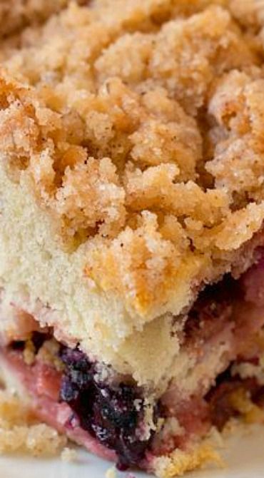 Mixed Berry Buckle, Mixed Berry Coffee Cake, Berry Buckle Recipe, Berry Buckle, Streusel Cake, Lemon Pound Cake, Breakfast Pastries, Best Cake Recipes, Fruity Desserts