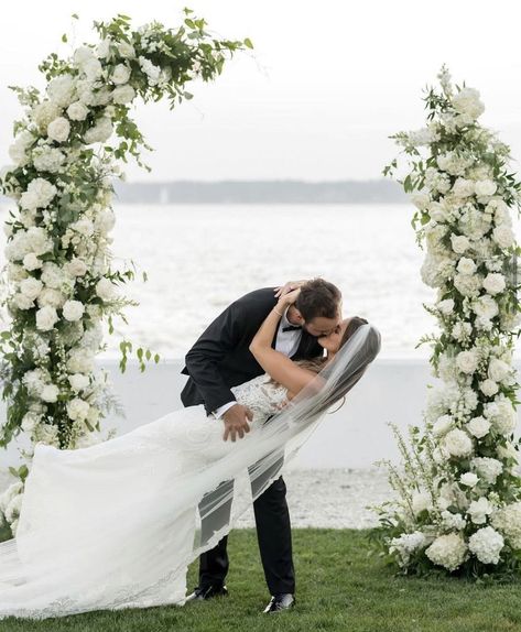 Outside Wedding Ceremonies, Floral Ceremony, Half Arch, Floral Arch Wedding, Arch Wedding, Venue Decorations, Aisle Runner, Tuscany Wedding, Outside Wedding