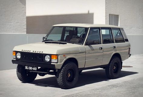 Vintage Suv Cars, Vintage Range Rover Aesthetic, 4 By 4 Car, Range Rover Classic Offroad, 90s Range Rover, Range Rover Classic Modified, Range Rover Old, Old Range Rover, Vintage Range Rover