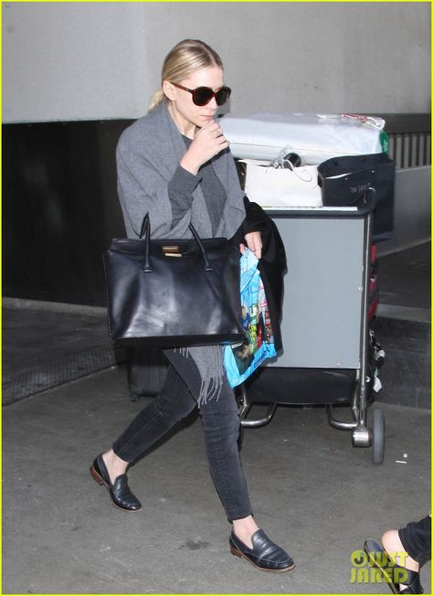 Ashley Olsen Style, Ashley Mary Kate Olsen, Olsen Twins Style, Olsen Sister, Kate Olsen, Mary Kate Ashley, Olsen Twins, Emotional Baggage, Mary Kate Olsen