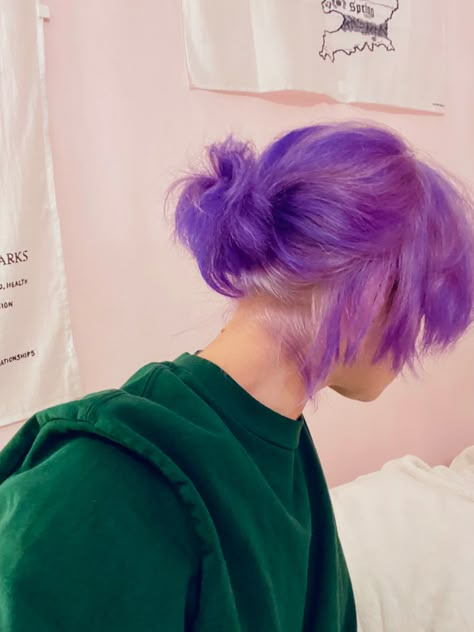 Purple Short Hair Aesthetic, Pink Purple Hair Short, Purple Dyed Hair Short, Short Bright Hair, Light Purple Hair Short, Pastel Purple Hair Short, Light Purple Short Hair, Died Short Hair, Pink Purple Hair Color