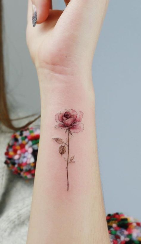 40+ Gorgeous Flower Tattoo Designs Ideas and Images - Page 5 of 40 - Womensays.com Women Blog Simple Rose Tattoo, Watercolor Rose Tattoos, Rose Tattoos For Women, Small Rose Tattoo, Black Rose Tattoos, Red Rose Tattoo, Rose Tattoo Design, Different Tattoos, Best Tattoo Designs