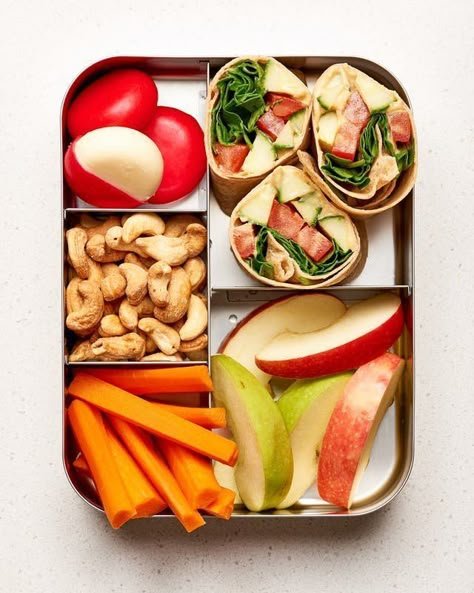 10 Easy Lunch Box Ideas For Vegetarians — A Lunchbox for Everyone. Need recipes for make ahead lunches that are vegetarian? These healthy, easy, high protein boxes are quick and cheap to make. Great for kids, teens, children, and adults to pack for work or lunch. Most need no heat! Easy Lunch Box Ideas, Vegetarian Kids, For Dinner, Lunch Box Ideas, Simple Lunch, Easy Lunch Boxes, Enjoy Your Meal, Recipes For, Make Ahead Lunches