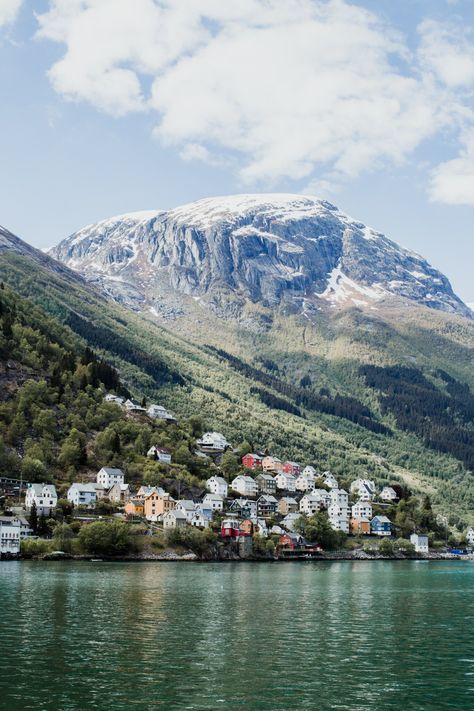 10 Magical Places to Visit in Norway (That Are Straight Out of a Fairytale!) - Geek Trippers Norway Roadtrip, Norway Vacation, Adventure Tourism, Scandinavian Countries, Hiking Spots, Norway Travel, Photographs Of People, Beautiful Villages, Magical Places