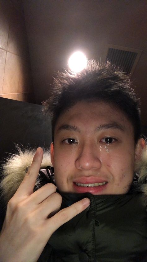 rapper rich brian is crying while throwing up a rock n roll sign. Rich Brian Meme, Happy Mood Pics, Happy Mental Health, Rapper And Anime, Rich Brian, Happy Crying, Braids For Boys, Happy Gif, Mental Health Day