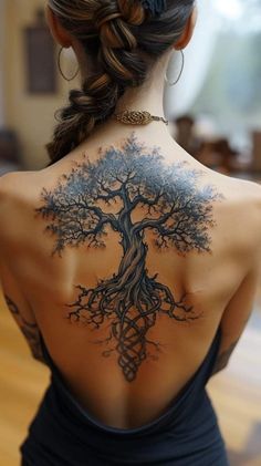 Tree Tattoo Designs, Geniale Tattoos, Tree Of Life Tattoo, Spine Tattoo, Back Tattoo Women, Tattoo Life, Viking Tattoos, Elegant Tattoos, Back Tattoos