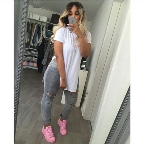 Sherlinanym Tomboy Fashion, Pink Shoes, Dope Outfits, Fashion Mode, The Mirror, Fashion Killa, Outfits Casuales, Types Of Fashion Styles, White T