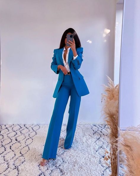 Dark Turquoise Outfit, Feminine Suits Prom, Blue Suit Women, Feminine Suits, Blue And White Suit, Turquoise Suit, Turquoise Clothes, Womens Suits Business, Korean Casual Outfits