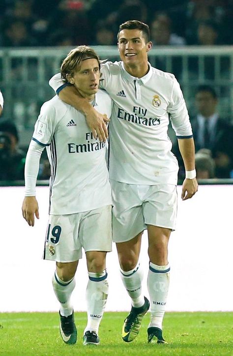 Luca Modric, Real Madrid Cr7, Croatia Soccer, Juventus Team, Ronaldo Madrid, Modric Real Madrid, Madrid Football Club, Real Madrid Football Club, Hot Rugby Players