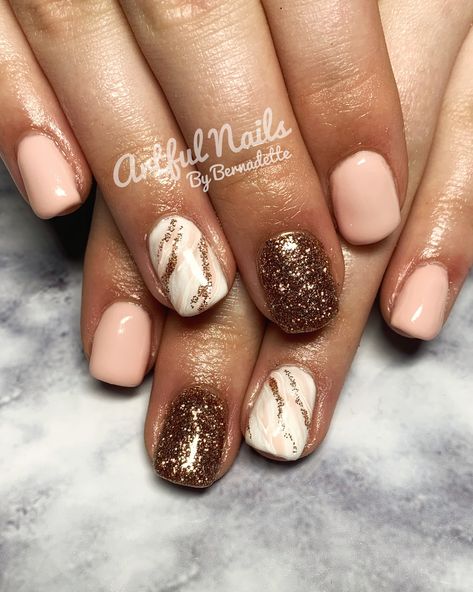 Gold Short Nail Designs, Maroon And Rose Gold Nails, Short Nail Designs Gold, Rose Gold Short Nails, Rose Gold Fall Nails, Sns Dipping Powder Nails Fall, Nails For Anniversary, Marble Dip Nails, Marble Fall Nails