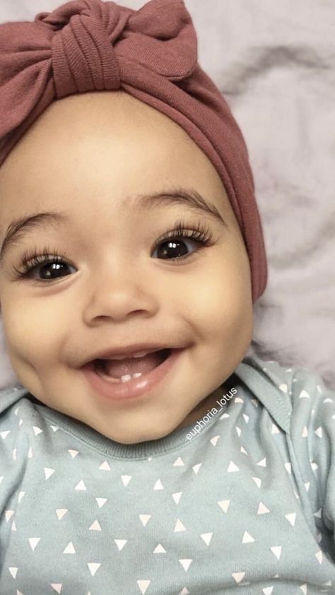 OMG Look at those lashes, those eyes, those dimples! What a cutie pie!! Laughing Baby, French Baby Names, French Baby, Baby Shoot, Baby Wallpaper, Baby Sleep Problems, Mixed Babies, Future Baby