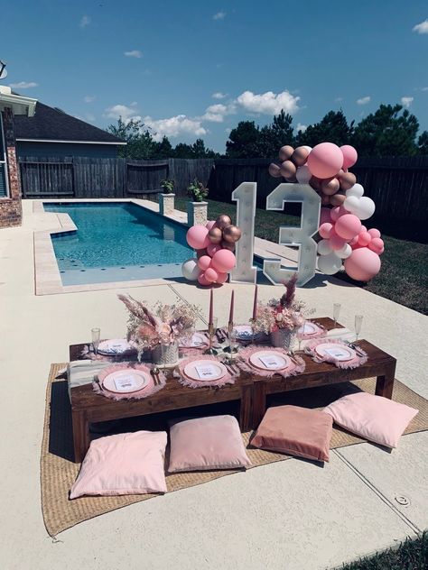 Pool Birthday Decoration Ideas, Girly Pool Party Ideas, Picnic Pool Party Ideas, 13 Birthday Pool Party Ideas, 13th Pool Party Ideas, Teen Girl Pool Party Ideas, Pool Party 13th Birthday, Places To Go For Your Birthday Party, Pool Birthday Party Ideas For Teens