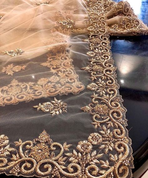 Zari Work Embroidery Saree, Dabka Work Embroidery Gharara, Aar Work Embroidery, Zardosi Embroidery Dupatta, Handwork Dupatta Design, Zardosi Embroidery Suits, Dabka Work Embroidery Suits, Zari Work Embroidery Design, Dabka Work Embroidery