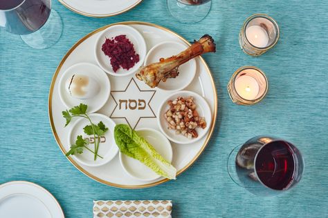 The Beginner's Guide to Passover — Passover Happy Passover Images, Passover Recipes Dinner, Passover Images, Seder Dinner, Passover Recipes Dessert, Passover Holiday, Seder Meal, Kosher Kitchen, Seder Table