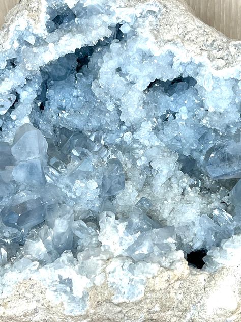 Celestite Crystal Aesthetic, Crystals Celestite, Blue Calcite Aesthetic, Azurite Crystals Aesthetic, Blue Calcite Crystal, Amethyst Cathedral, Celestite Crystal, Astral Projection, Guardian Angels