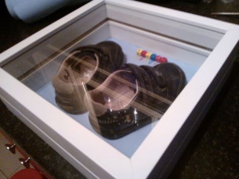 IKEA Hackers: Baby's first shoes display box (RIBBA frame into shadowbox!) Trendy Baby Shoes, Box Frame Ideas, Shoes Display, Keepsake Ideas, Diy Shadow Box, Ribba Frame, Ikea Hackers, Frame Ideas, Shoe Display