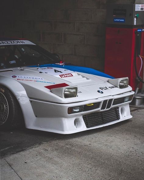 Popup headlights > Everything else • ��� Pop Up Headlights, Bmw M1 Procar, Bmw 850i, Bmw Racing, Bmw M1, Exclusive Cars, Cars Bmw, Random Cool Stuff, Kid Friendly Travel Destinations