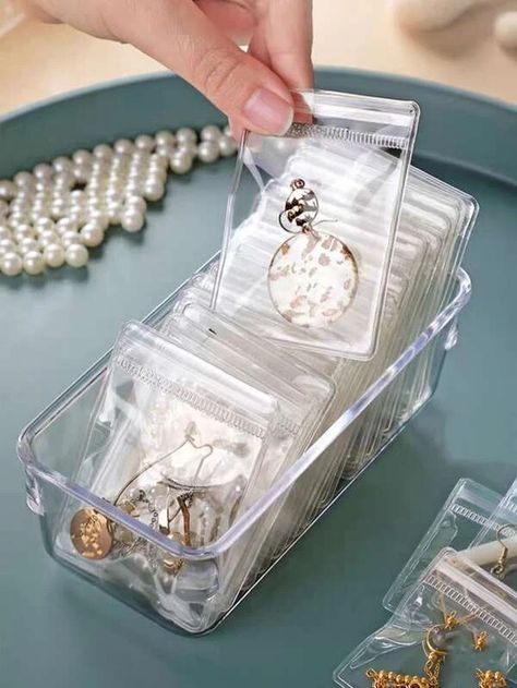 Earrings Box Jewelry Storage, Earing Box Ideas, Creative Jewelry Displays Necklaces, Clear Jewelry Box, Clear Jewelry Organizer, Storing Jewelry Organizing Ideas, How To Store Jewelry, Earrings Storage Ideas, Jewlrey Organization