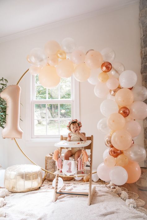 Isn't She ONEderful Boho First Birthday Cake Smash Inspo. Boho baby girl birthday. boho balloon garland. baby girl boho style onesie and flower crown. Baby Girl First Birthday Theme Ideas, Boho First Birthday Girl, Isnt She Onederful Birthday Theme, Girls First Birthday Theme Ideas, Isn't She Onederful, Cake Smash Decor, Boho First Birthday, Baby Girl Boho, Baby First Birthday Themes