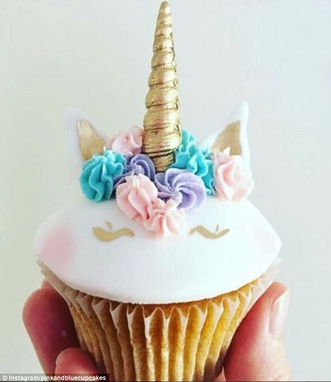 Unicorns were everywhere from cupcakes to toast to lattes in 2017, but some people have had enough and want to see them banned in 2018 Unicorn Food, Unicorn Desserts, Unicorn Cupcakes, Unicorn Foods, Dessert Bar, Unicorn Horn, Unicorn Cake, Savoury Cake, A Unicorn