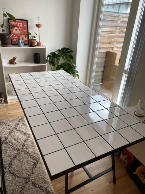 Tile Dinner Table, Tile Top Dining Table, White Tile Table, Tile Dining Table, Restaurant Tiles, Tile Tables, Mosaic Furniture, Tile Furniture, Diy Plaster