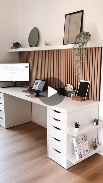 Ikea Desk Lagkapten, Small Home Office Ikea, Ikea Office Shelving Ideas, Alex Office Ikea, Lagkapten / Alex Desk, Ikea Alex Office, Ikea Lagkapten Desk, Make Up Desk Design, Ikea Bureau Hack