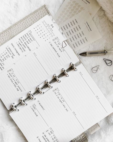 Planner Goals, Planner Books, Planner Aesthetic, Planner Setup, Everyday Quotes, Study Organization, Planner Obsessed, Graduation Cap Decoration, Household Planner