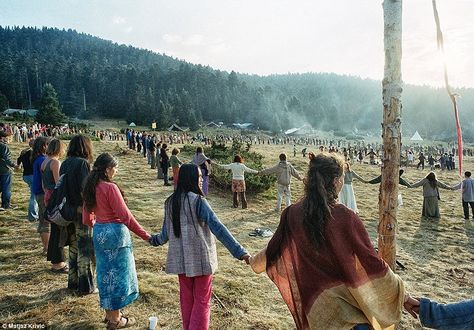 The Rainbow People | Tsem Rinpoche Rainbow Gathering, Hippie Commune, Rainbow Family, Under The Rainbow, Alternative Lifestyle, Embrace Nature, Hippie Love, Photo Series, Hippie Bohemian