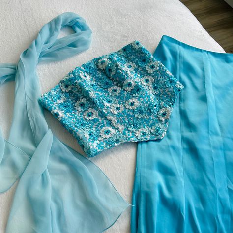 Vintage Blue Dress Aesthetic, Cyan Clothes, Mermaid Clothes Aesthetic, Cyan Blue Dress, Turquoise Clothes, Teal Outfits, Teal Fashion, Tumblr Outfits, Embroidery Designs Fashion