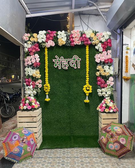 25th Anniversary Decor, Mehndi Backdrop, Mehandi Decoration, Mehndi Stage Decor, Wedding Varmala, Mehndi Decoration Ideas, Mehandi Decor, Marriage Hall Decoration, Mehndi Decoration