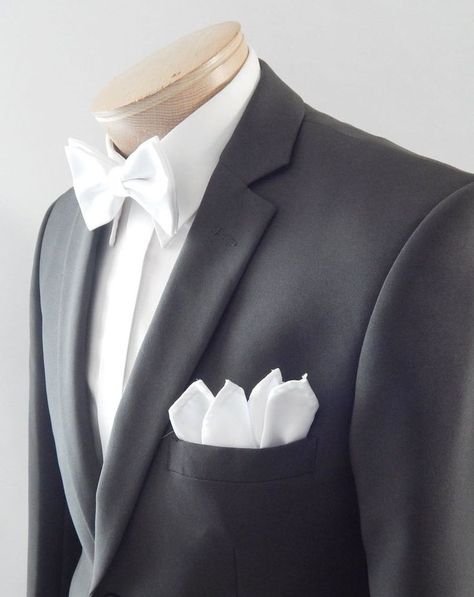 Beautiful pre-tied and adjustable double tiered banded bow tie. Will adjust from 13" through 20" neck. Bow dimensions 2.5" x 4.5". Bow tie comes complete with matching free pocket square. Always made by hand and to your special order. Weddings and groups are welcome. Groomsmen Vest, White Bow Tie, Pre Tied Bow Tie, Neck Bow, Mens Bow Ties, White Solid, White Bow, White Tie, Formal Attire