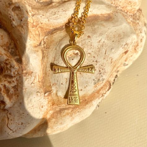 Ankh represents the key of life. Ankh is an ancient egypt hieroglyphic symbol used in egyptian art. Your silver egyptian pendant has a cross shape. Minimal and dainty necklace for everyday use. Your ankh cross will be the key of life for you. Meaningful and Unisex pendant gift for your beloved ones. Photo of your necklace taken with original real pendant. For gold plated necklaces just because of the sun light and screen resolution color may looks a little bit different. Pendant Details: Nickel Ancient Egypt Hieroglyphics, Ancient Egypt Jewelry, Egypt Hieroglyphics, Egyptian Cross, Egyptian Painting, Egypt Jewelry, Ancient Egyptian Jewelry, Dope Jewelry Accessories, Ankh Cross