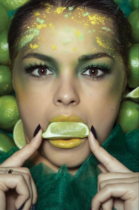 Portrait shoot in green style with lime. Lime photoshoot style. Portrait creation 😉 Lime Green Photoshoot, Lime Photoshoot, Green Photoshoot, Photoshoot Lights, Fruit Shoot, Models Makeup, Branding Photoshoot, Portrait Photo, Green Aesthetic