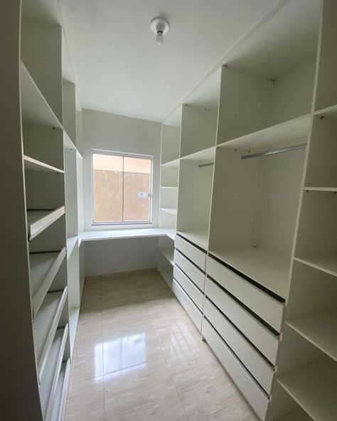 10 X 7 Walk In Closet, Sleeping Room Design, Closet Small Bedroom, Closet Design Layout, Sleeping Room, Closet Room, Master Room, Small Closet, Home Building Design