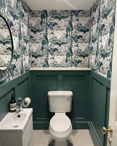 Cloakroom Toilet Downstairs Loo, Cloakroom Wallpaper, Understairs Toilet, Small Toilet Design, Dark Green Paint, Wc Ideas, Small Downstairs Toilet, Cloakroom Toilet, Toilet Room Decor