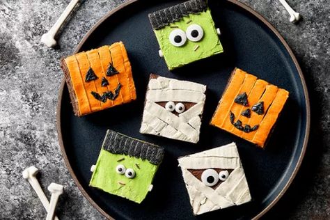 Spooky Halloween Brownies Decorated Brownies, Red Velvet Sandwich Cookies, Orange Brownies, Lavender Shortbread Cookies, Halloween Brownies, Lavender Shortbread, Cookie Glaze, Asian Dinner, Orange Buttercream