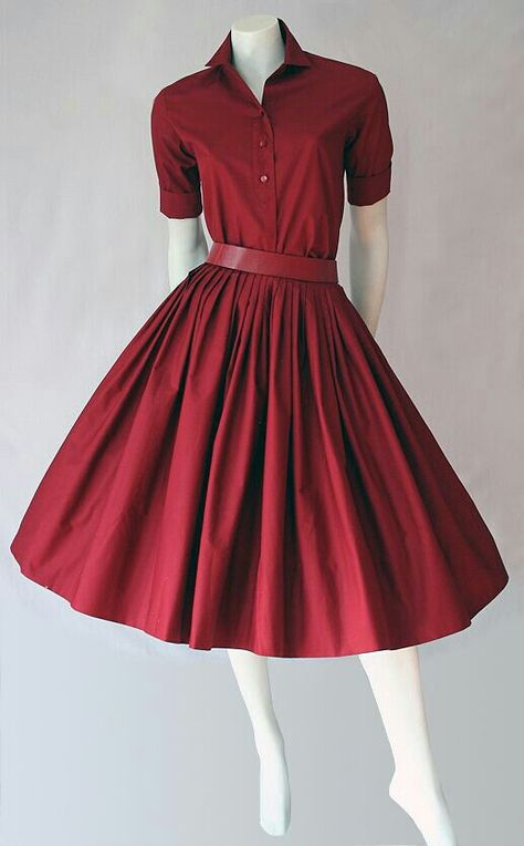 Dresses Fashion 1950s, Red Skirt, Vestidos Vintage, 50s Dresses, Red Skirts, Looks Chic, Look Vintage, 50s Fashion, 1950s Fashion