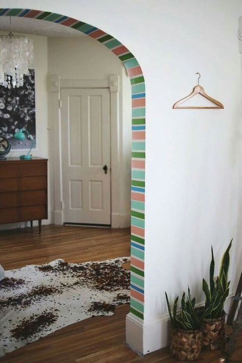 Striped Entryway, Diy Washi Tape Crafts, Ways To Upgrade Your Home, Archways In Homes, Archway Decor, Washi Tape Ideas, Entryway Door, Doorway Decor, Wallpaper Door