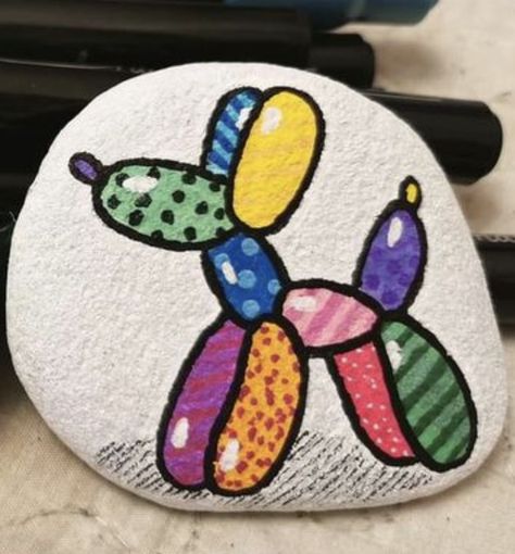 Weird Shaped Rock Painting Ideas, Kawaii Rock Painting, Happy Stone, Easy Rock Art, Fun Rock Painting Ideas, Spirit Rock Painting Ideas School, Cute Rock Painting Ideas Simple, Spring Rock Painting Ideas, Painted Rock Ideas