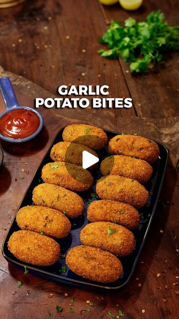 HomeCookingShow on Instagram: "Chilli Garlic Potato Bites | Snacks Recipes   #garlicpotatobites #chilligarlicpotatobites #snacks #snacksrecipes #starter #starterrecipe #aloorecipes #potatorecipes #eveningsnacks #potatobites #crispypotatobites #potatonuggets #potatosnacksrecipes #partysnacksrecipes #crispypotatosnacks #easysnacksrecipes #homecooking   To Make Garlic Potato Bites  Potato - 3 Nos Garlic - 2 Nos Salt - 1/2 Tsp Pepper - 1/2 Tsp Chilli Flakes - 1 Tsp Italian Seasoning - 1 Tsp Green Chilli - 1 No. Coriander Leaves  Maida - 1/4 Cup Corn Flour - 1 Tbsp Bread Crumbs - 1/2 Cup Oil" Garlic Potato Pops, Crispy Potato Bites, Aloo Recipes, Potato Snacks, Bite Size Appetizers, Potato Bites, Garlic Potatoes, Corn Flour, Crispy Potatoes