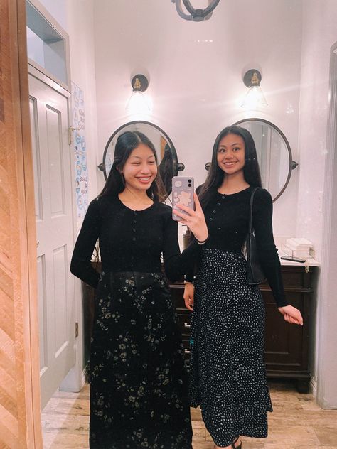 Valentines Day Modest Outfits, Latina Church Outfits, Latin Mass Outfit, Good Friday Outfit Church, Guatemala Outfits, Modest Church Outfits, Modest Girly Outfits, Meeting Outfit, Black Skirt Outfits