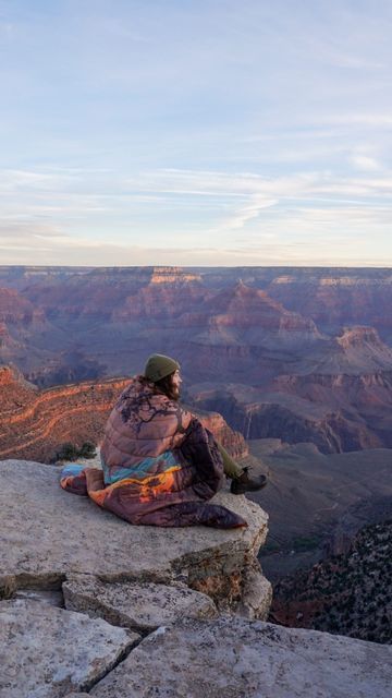 Jacey | Adventurous Homebody on Instagram: "Highlights of the trip 👇🏼 I got to go to Grand Canyon National Park to celebrate National Parks Week with @gorumpl 🤩 #sponsored Here are some of my favorite moments from the trip: ☀️ Watching the sun rise over the canyon 🏕 Camping in the park!!! 🦌 The elk that walked through our campsite every morning 💕 Spending time with my husband and our friends 🌈 The weather was perfect!!! 🧀 That charcuterie board!!!! If you’ve been to the park, ple Camping In Grand Canyon, National Parks Road Trip Aesthetic, Bestie Trip, Solo Hiking, Grand Canyon Camping, Trip Aesthetic, Usa Trip, National Park Road Trip, Adventure Aesthetic