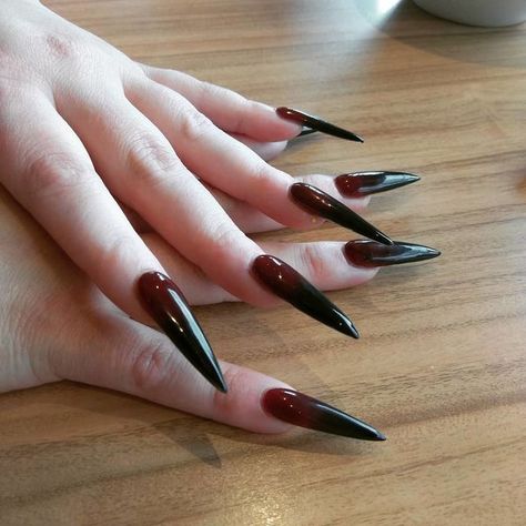 Morticia Addams Nails, Morticia Nails, Addams Nails, Nails Grunge, Witchy Nails, Halloween Acrylic Nails, Gothic Nails, Morticia Addams, Goth Nails