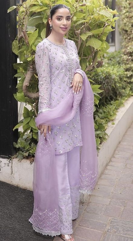 Purple Pakistani Outfit, Lavender Sharara Suit, Lilac Pakistani Outfit, Lavender Pakistani Suit, Lavender Suits For Women Indian, Lavender Dress Indian, Lavender Suits For Women, Purple Pakistani Suit, Purple Pakistani Dress