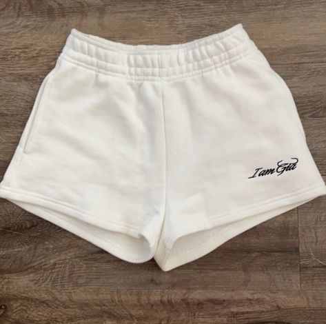 White Comfy Shorts, Cute Shorts Aesthetic, Soffee Shorts, Shorts Aesthetic, Soffe Shorts, Beachy Dresses, Cute Sleepwear, Cute Pants, Comfy Shorts