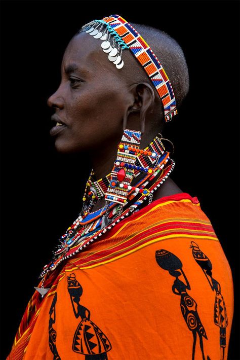 Africa | Masai woman. Kenya | ©Benoît Feron Costume Africain, African People, Africa Art, Maasai, Colorful Jewelry, African Culture, World Cultures, People Of The World, African Beauty